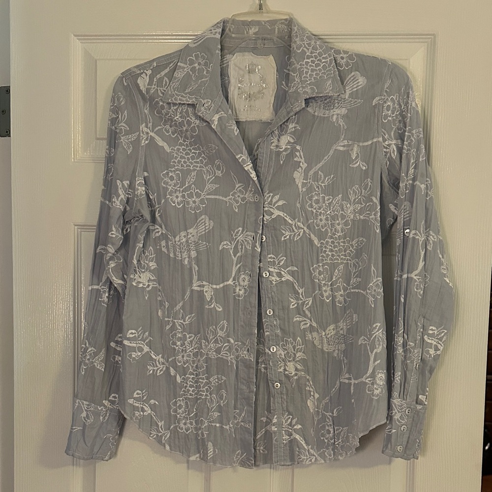 Elegant Women's Gray and White Floral Blouse